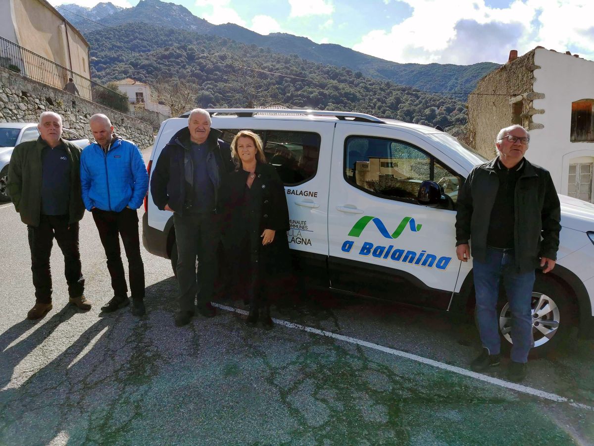 A BALANINA : N'oubliez pas de réserver pour le transport à la demande